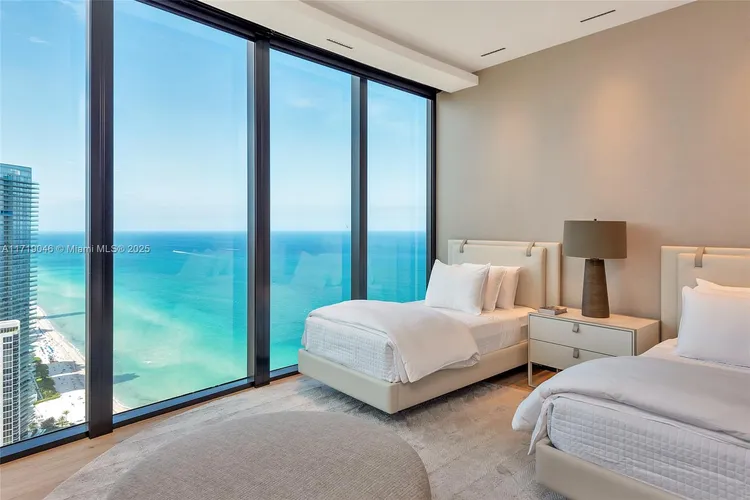 Porsche Design Tower #4705 image #30