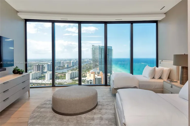 Porsche Design Tower #4705 image #31