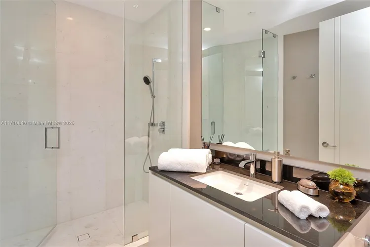 Porsche Design Tower #4705 image #34