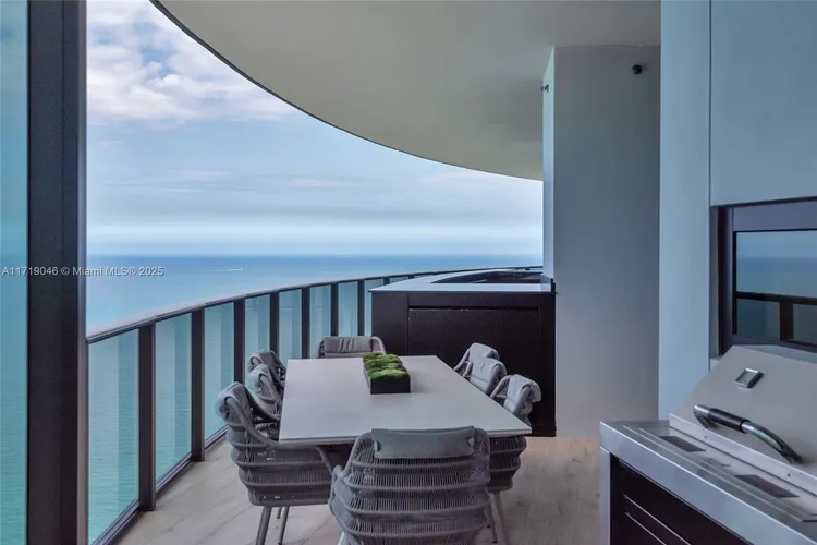 Porsche Design Tower #4705 image #46