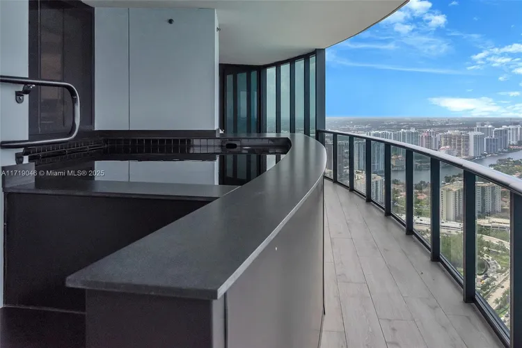 Porsche Design Tower #4705 image #48