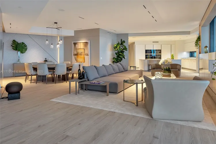 Porsche Design Tower #4705 image #9