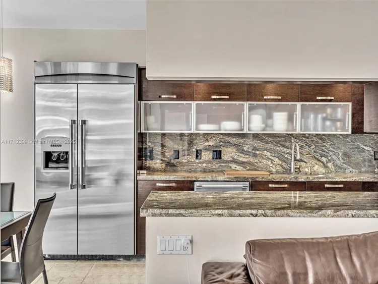 South Tower at the Point #1102 image #17