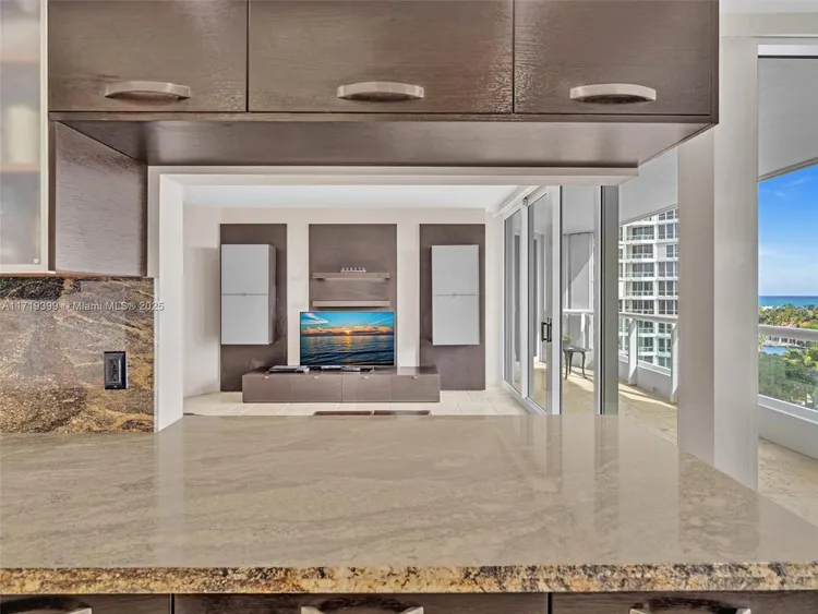 South Tower at the Point #1102 image #22