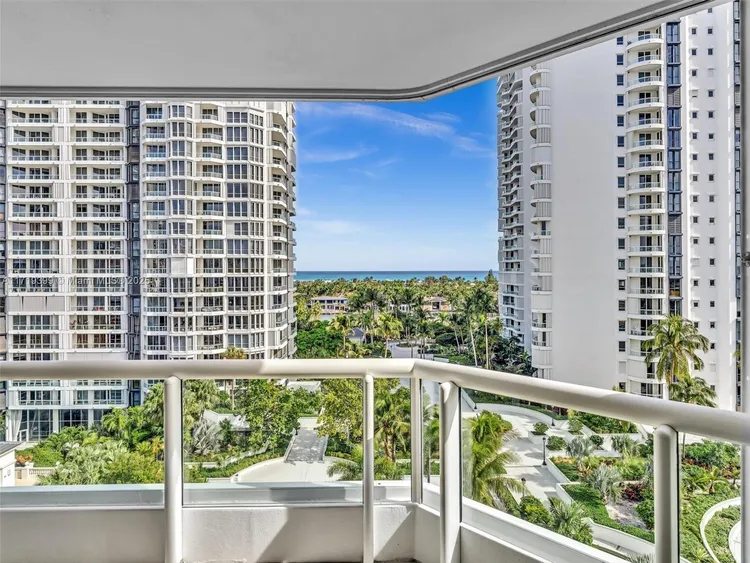 South Tower at the Point #1102 image #32