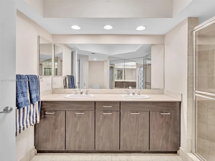 South Tower at the Point #1102 image #36