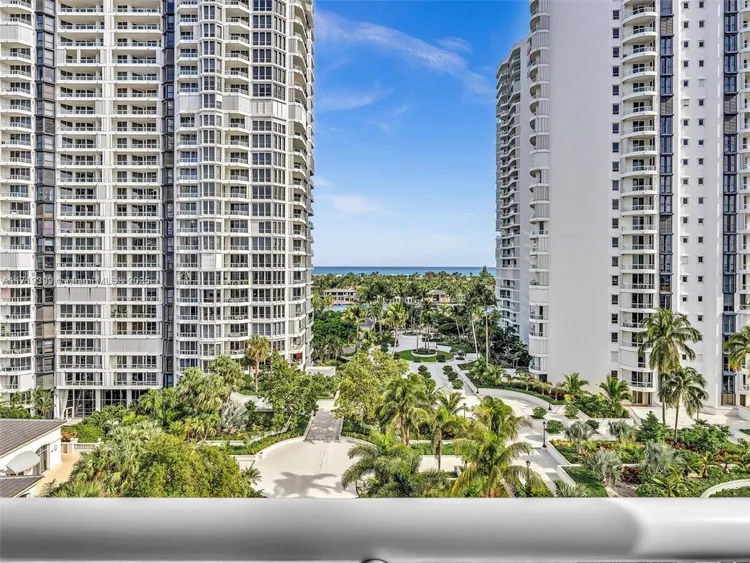 South Tower at the Point #1102 image #41