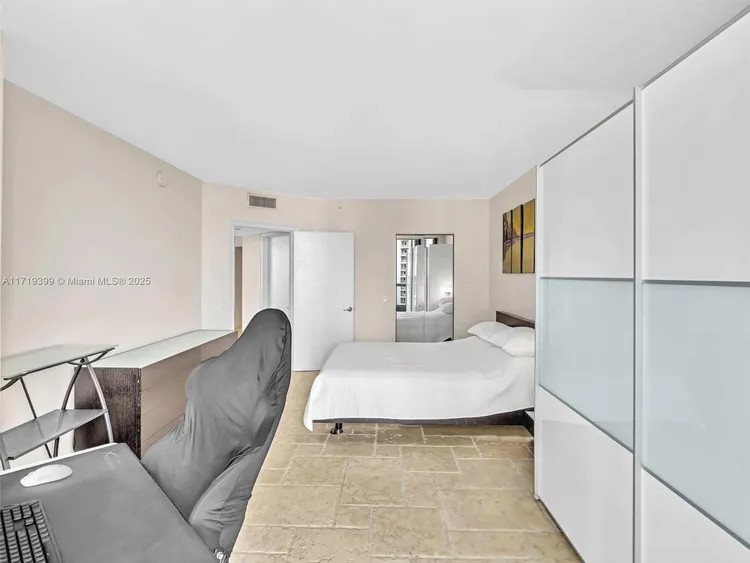 South Tower at the Point #1102 image #42