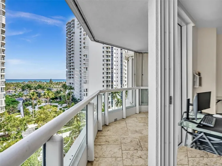 South Tower at the Point #1102 image #43