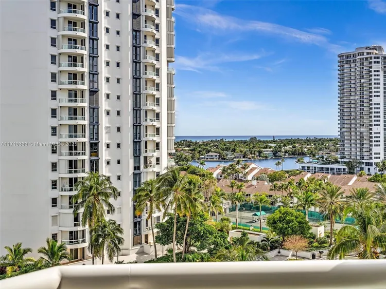 South Tower at the Point #1102 image #7