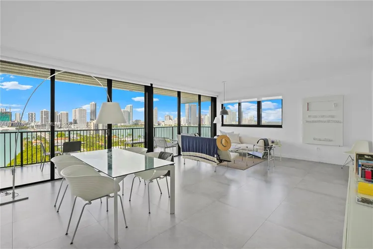 1000 Venetian Way #1310 image #11