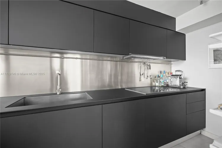 1000 Venetian Way #1310 image #15