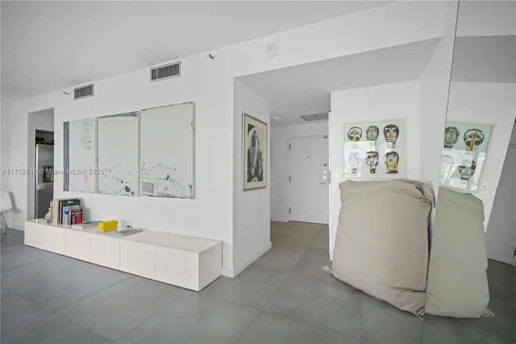 1000 Venetian Way #1310 image #18