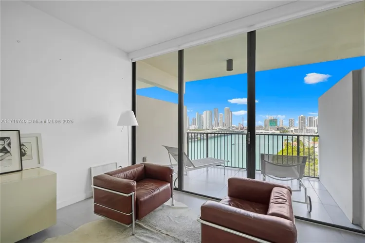 1000 Venetian Way #1310 image #21