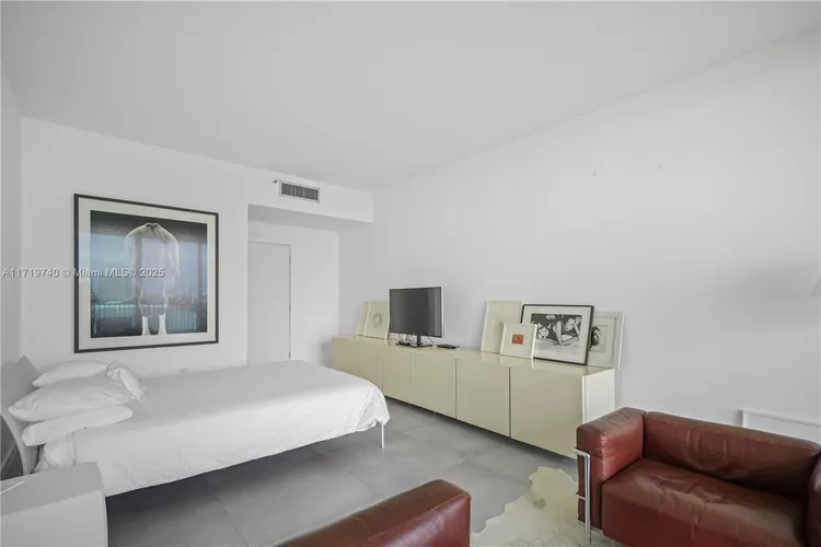 1000 Venetian Way #1310 image #22