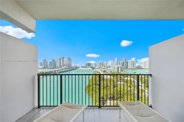 1000 Venetian Way #1310 image #24