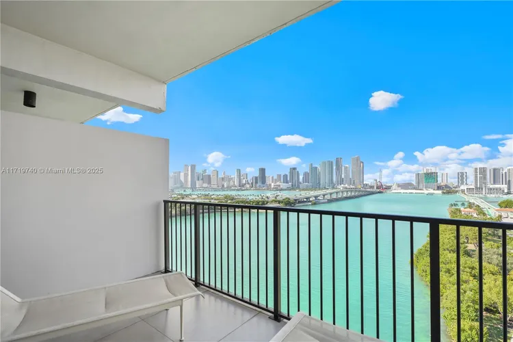 1000 Venetian Way #1310 image #25