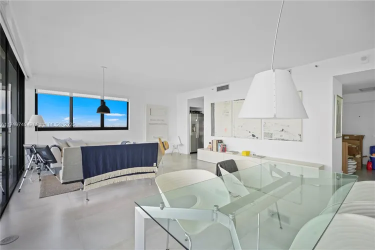 1000 Venetian Way #1310 image #9