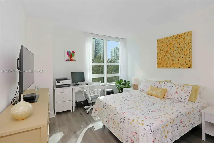 The Plaza on Brickell South #1406 image #18