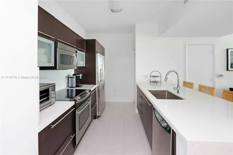 The Plaza on Brickell South #1406 image #8