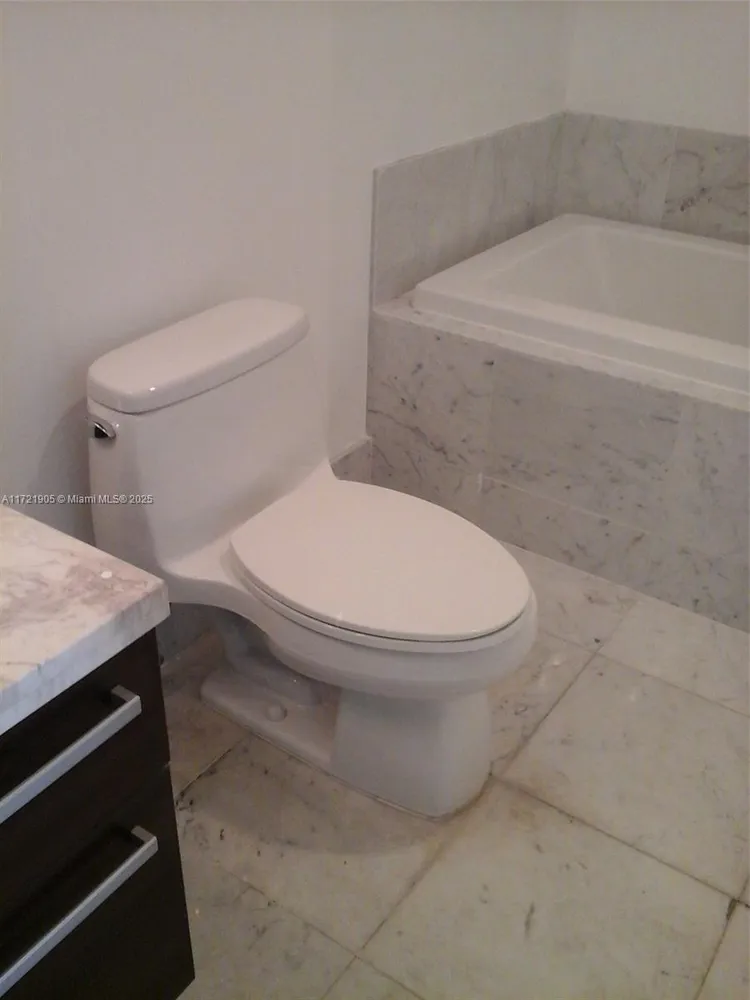 Vizcayne North Tower #2707 image #10