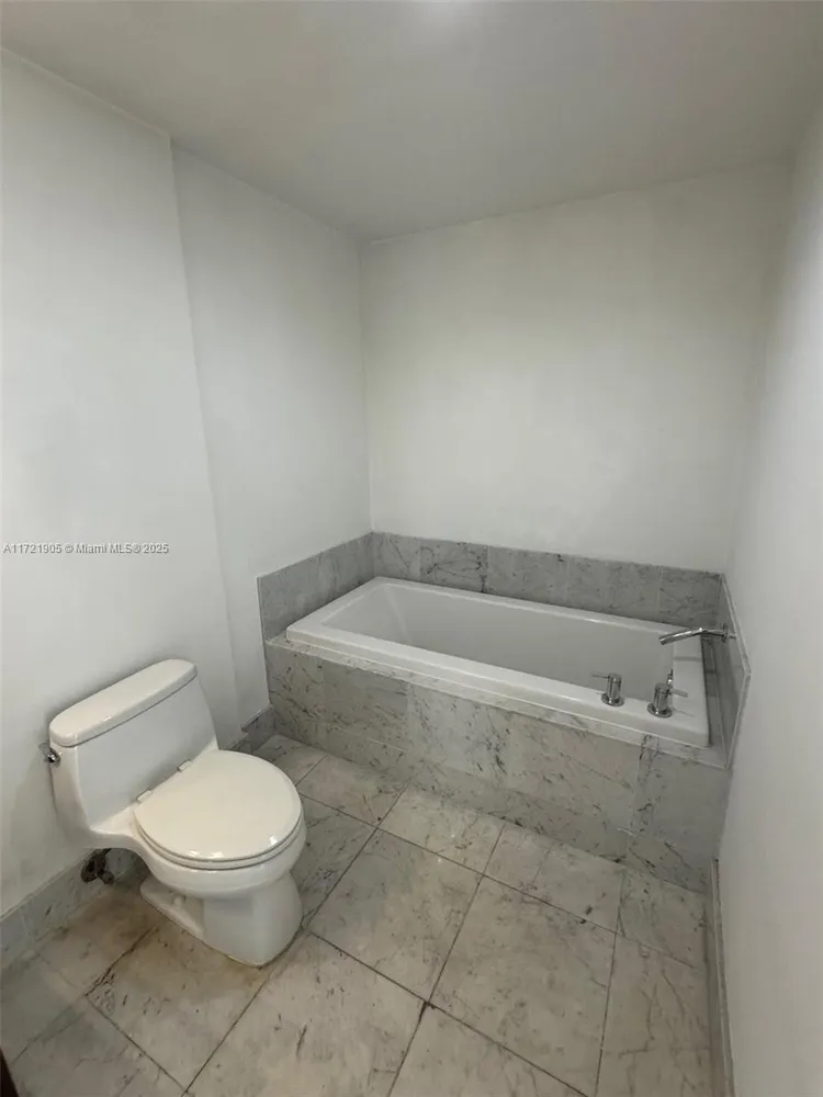 Vizcayne North Tower #2707 image #8