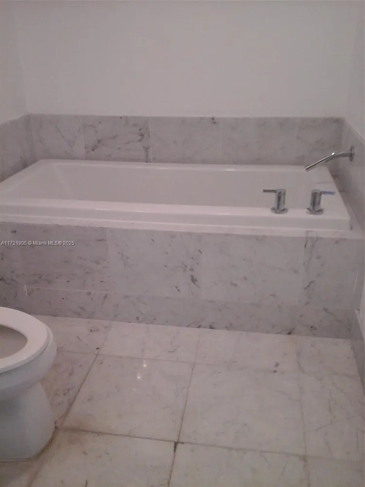 Vizcayne North Tower #2707 image #9