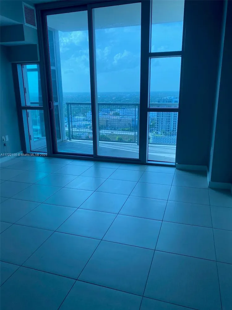 Midtown 4 #H2411 image #10