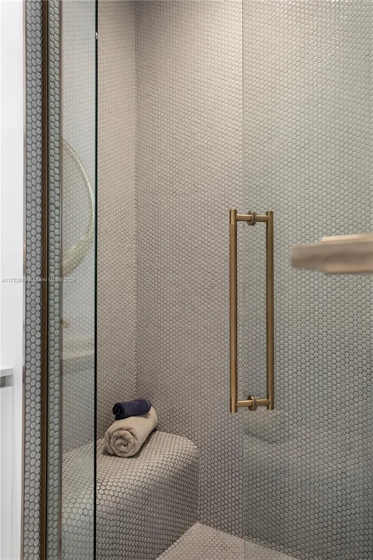 Mr. C Residences Bayshore Tower #1010 image #20