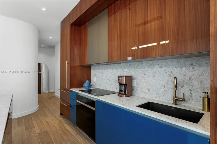 Mr. C Residences Bayshore Tower #1010 image #7