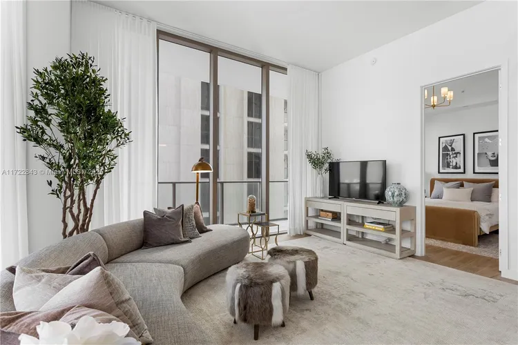 Mr. C Residences Bayshore Tower #1010 image #8