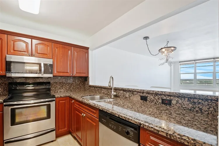 Sea Air Towers #1623 image #11