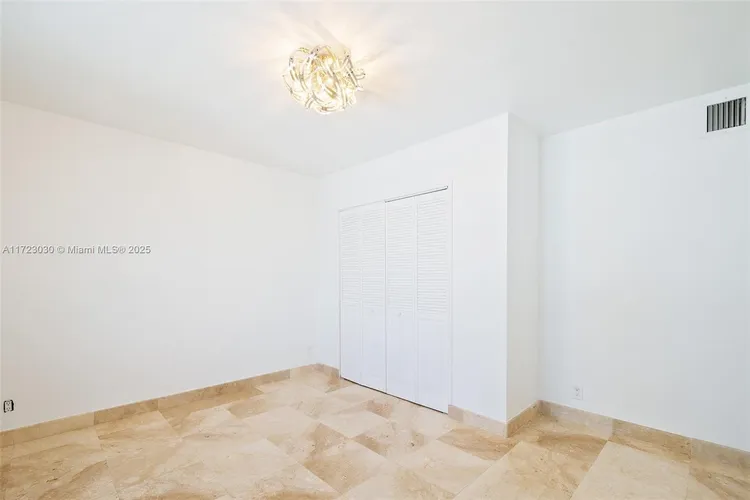 Sea Air Towers #1623 image #12