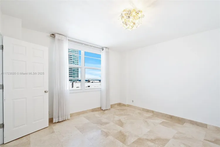 Sea Air Towers #1623 image #14