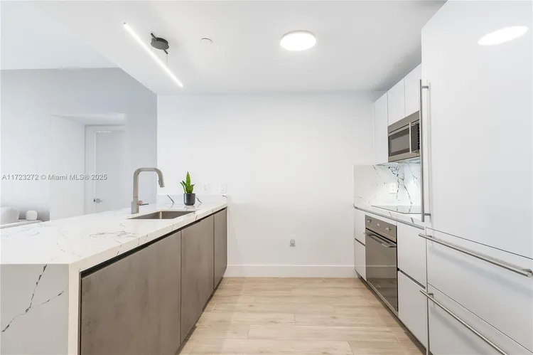 1010 Brickell #4504 image #8