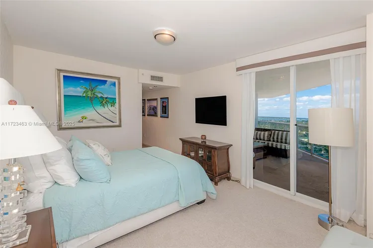 La Gorce #2608 image #21