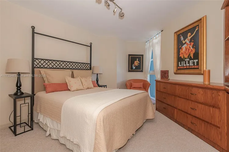 La Gorce #2608 image #27