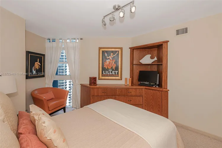 La Gorce #2608 image #28