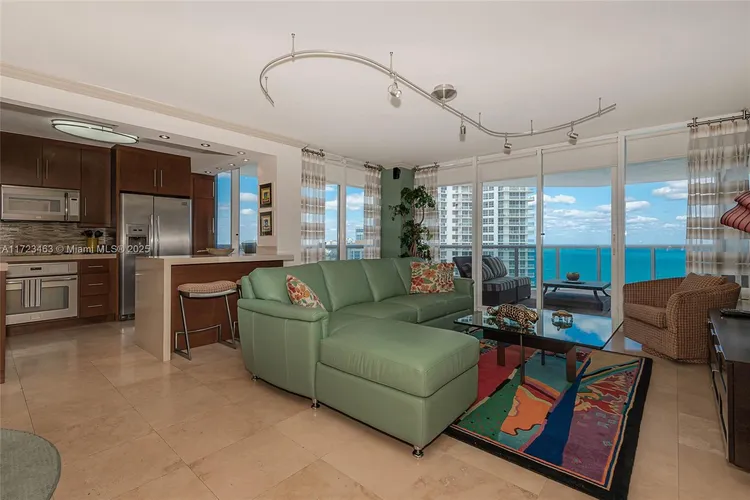 La Gorce #2608 image #8