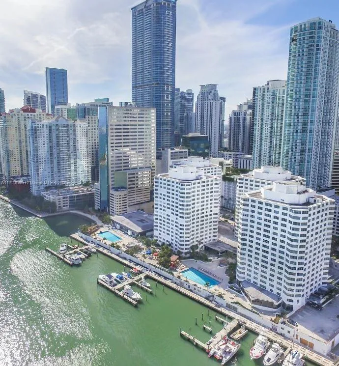 Four Ambassadors #1010 image #18