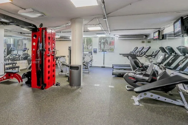 Four Ambassadors #1010 image #19