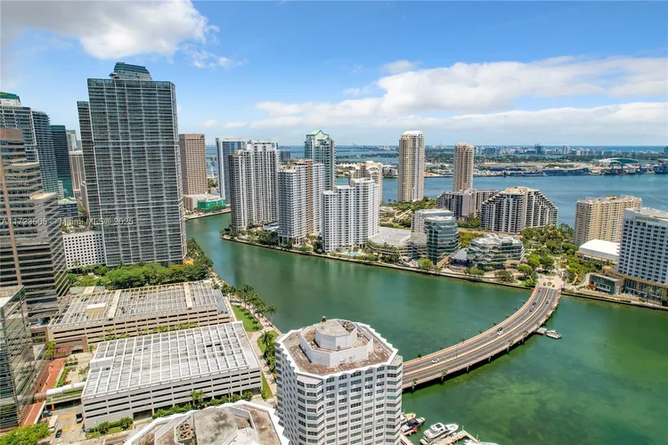 Four Ambassadors #1010 image #20