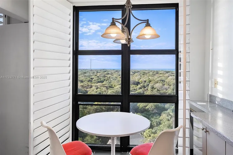 Towers of Key Biscayne #C906 image #11