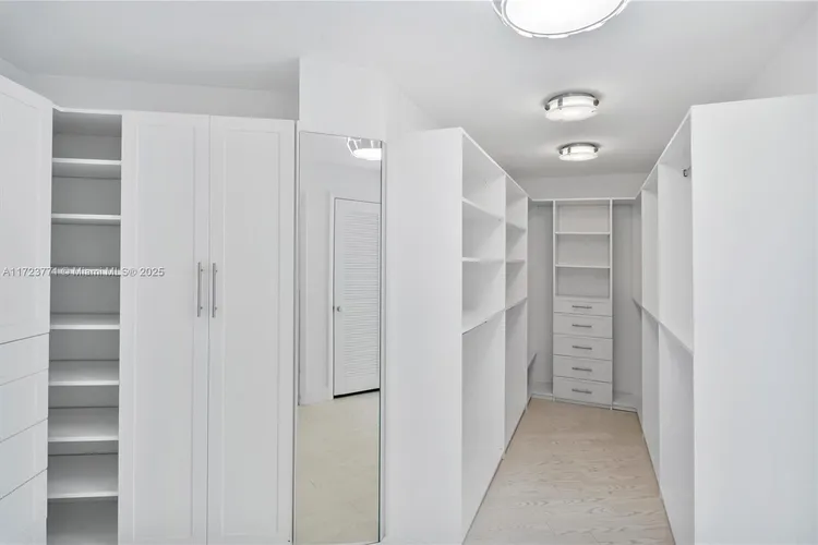 Towers of Key Biscayne #C906 image #15