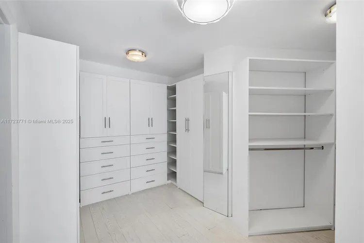 Towers of Key Biscayne #C906 image #16