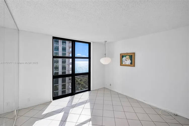 Towers of Key Biscayne #C906 image #20