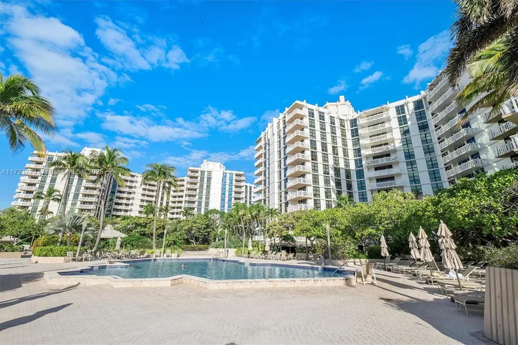 Towers of Key Biscayne #C906 image #29