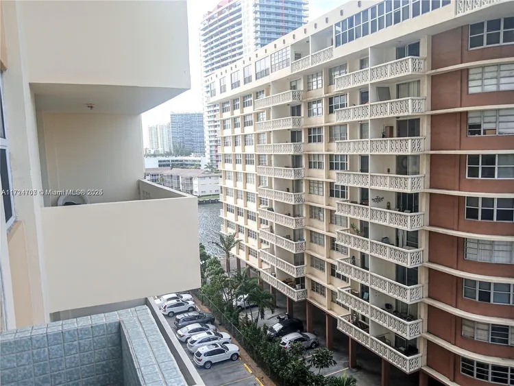 Plaza Towers North #803 image #23