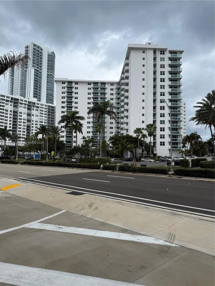 The Residences On Hollywood Beach #1039 image #22