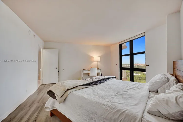 Towers of Key Biscayne #C804 image #16